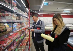 ANTALYA (AA) – Antalya'da ramazan ayı öncesinde toptancı, market, restoran