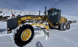 ARDAHAN (AA) – Ardahan'da kar yağışı ve tipi nedeniyle ulaşıma