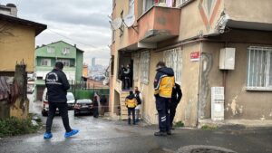 İSTANBUL (AA) – Ataşehir'de, bir apartmanın 4. katında çıkan yangında