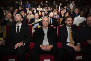 İSTANBUL (AA) – Fenerbahçeli üniversite öğrencilerinin oylarıyla katıldığı "Aydınlık Gelecek