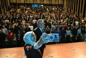 - "Gençlerimizin enerjisine, heyecanına, onların görüşleri ve katılımlarıyla yön vermek