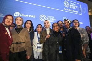 İSTANBUL (AA) – Aile ve Sosyal Hizmetler Bakanı Mahinur Özdemir