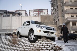 - Dün gece etkili olan kar yağışının ardından buzlanan yollarda