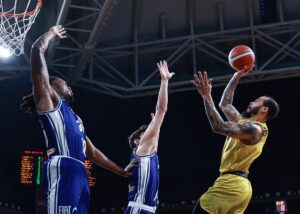 Salon: Servet Tazegül Hakemler: Yener Yılmaz, Ali Şakacı, Tolga Edis