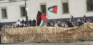 BERLİN (AA) – Almanya'nın başkenti Berlin'de yüzlerce kişinin katılımıyla Filistin'e