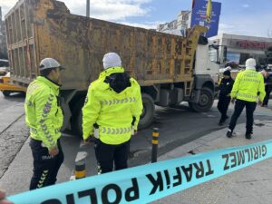 İSTANBUL (AA) – Beşiktaş'ta hafriyat kamyonunun çarptığı 80 yaşındaki kadın