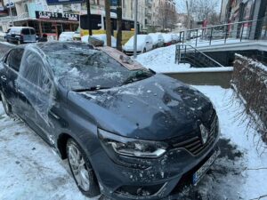 İSTANBUL (AA) – Beylikdüzü'nde kontrolünü kaybeden kar küreme aracının çarptığı