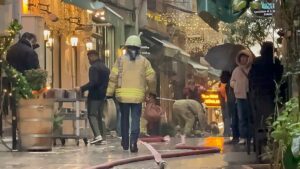 İSTANBUL (AA) – Beyoğlu'nda restoranda çıkan yangın itfaiye ekiplerince söndürüldü.