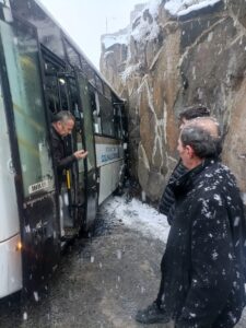 BİTLİS (AA) – Bitlis'te kale duvarına çarpan özel halk otobüsündeki