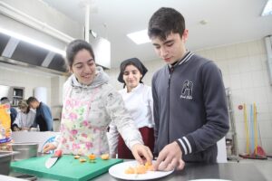 BİTLİS (AA) – Bitlis'in Ahlat ilçesinde 20 hafif zihinsel engelli,