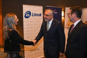 - "Kosova'daki yatırımlarımız her geçen gün artarken, iş insanlarımız Kosova'nın