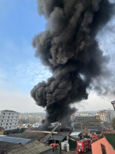 İSTANBUL (AA) – İstanbul Çekmeköy'deki bir lastik fabrikasında çıkan yangına