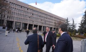 ANKARA (AA) – Bazı teğmenlerin disipline sevk edilmesini protesto etmek