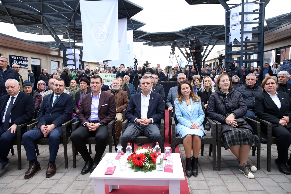 CHP Genel Başkanı Özel, Manisa'da Jeopark Ziyaretçi Merkezi açılışında gündemi değerlendirdi: