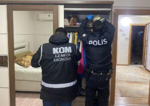 İZMİR (AA) – METİN AYDEMİR – İzmir merkezli tefeci ve