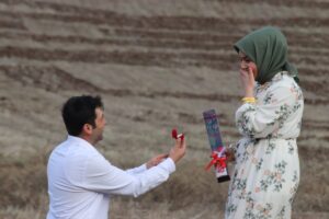 - Tarlaya kalp ve sonsuzluk işaretleri de çizen çiftçi, sürpriz