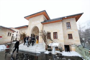 MALATYA (AA) – Malatya'da kar yağışı, kent ve ilçe merkezlerini