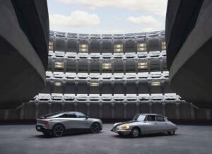 - "70 yıllık bir sanat eseri, DS" sergisinde, L'Aventure DS