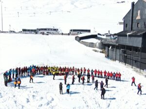 KAYSERİ (AA) – Erciyes Kayak Merkezinde 152 personelin katılımıyla "Erciyes