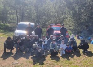 MUĞLA (AA) – Muğla'nın Fethiye ilçesinde 24 düzensiz göçmen yakalandı.