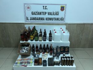 GAZİANTEP (AA) – Gaziantep'in Şehitkamil ilçesinde sahte içki operasyonunda 2