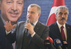 - "Vatandaşlarımızın hepsini sıcak yuvalarına kavuşturuncaya kadar durmak yok, sahada