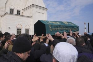 - "Hattatların Reisi" kabul edilen, dünyanın birçok camisinde imzası bulunan