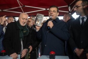 - "(CHP'de cumhurbaşkanlığı ön seçiminde aday adayı olması) Etkin bir