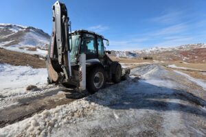 IĞDIR (AA) – Iğdır'da olumsuz hava koşulları nedeniyle kapanan köy