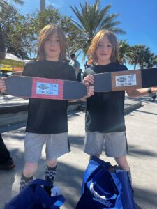 ANKARA (AA) – ABD'de düzenlenen yarışmada ikiz kaykaycılar Efe ve