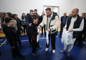 BURSA (AA) – Arnavut İş İnsanları Derneğinin (ARNİAD) Bursaspor sevgisini