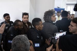 - Filistin tarihi ve Kudüs'e dair eserlerin satıldığı söz konusu