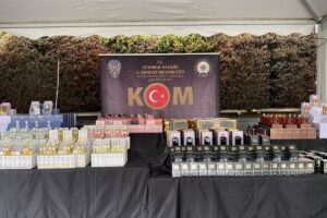 İSTANBUL (AA) – İstanbul'da 167 bin 924 şişe kaçak parfüm