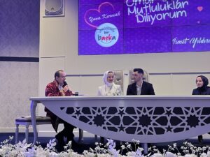 - 14 Şubat Sevgililer Günü'nde Küçükçekmece'de 30 çift dünyaevine girerken,