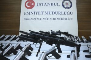 - Kurusıkıdan dönüştürülen 114 tabanca ile 4 uzun namlulu silah