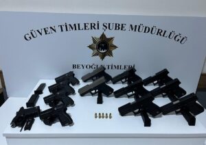 İSTANBUL (AA) – İstanbul'da silah ticareti yaptıkları iddia edilen 2