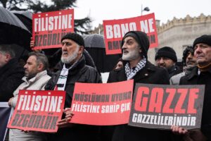 İSTANBUL (AA) – İstanbul'da Saadet Partisi İl Başkanlığı üyeleri, ABD