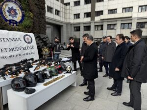 İSTANBUL (AA) – İstanbul'da iki hafta içinde suç örgütlerine yönelik