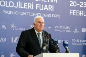 İZMİR (AA) – İzmir'de endüstriyel makine ve ekipman teknolojilerinin sergilendiği