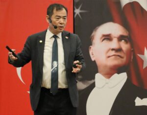 İZMİR (AA) – Japon deprem uzmanı Yoshinori Moriwaki, İzmir'de "Afetlerde