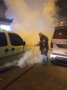 KARS (AA) – Kars'ta seyir halindeyken alev alan hafif ticari