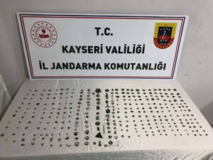KAYSERİ (AA) – Kayseri'de jandarma ekiplerince düzenlenen tarihi eser kaçakçılığı