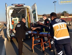 KIRIKKALE (AA) – Kırıkkale'de otomobille hafif ticari aracın çarpışması sonucu