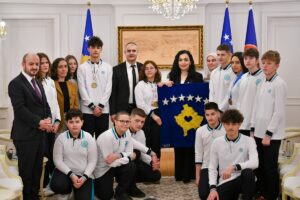 PRİŞTİNE (AA) – Kosova Cumhurbaşkanı Vjosa Osmani, Hollanda'nın Lahey kentinde