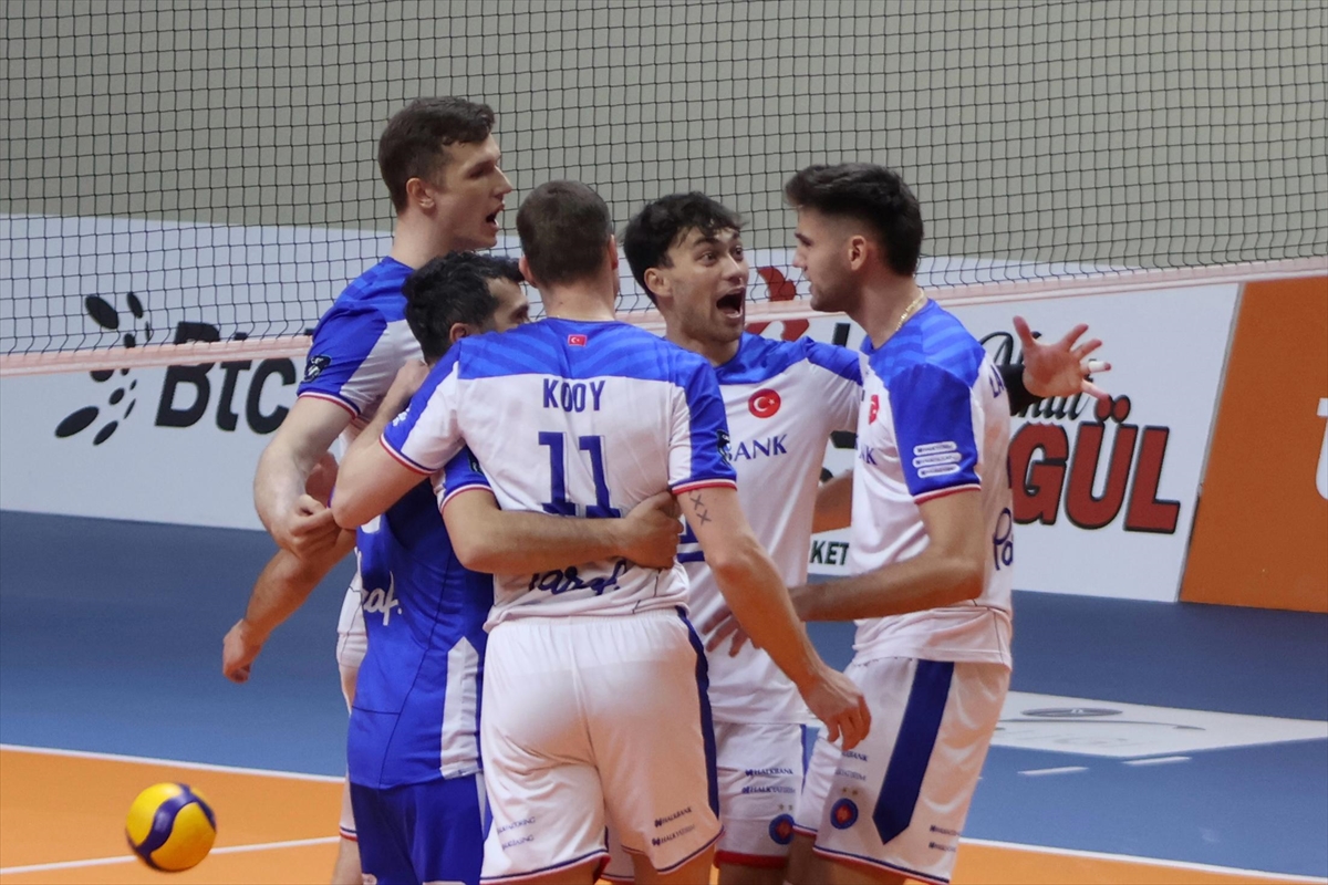 Voleybol: SMS Grup Efeler Ligi