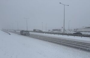 - Ulaşımda aksama yaşanmazken, ekipler karla mücadele çalışması yürütüyor