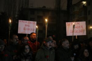 - Depremlerde 78 kişinin hayatını kaybettiği Hakimbey Apartmanı ile 17