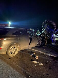 MARDİN (AA) – Mardin'in Midyat ilçesinde otomobil ile traktörün çarpışması