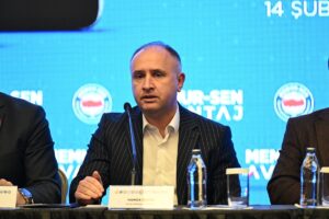 ANKARA (AA) – Memur-Sen'in sendikalarına üye kamu görevlilerine, giyim, akaryakıt,