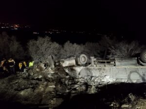 MERSİN (AA) – Mersin'in Mut ilçesinde kamyonun şarampole devrilmesi sonucu